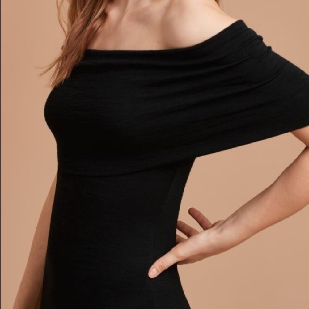 ARITZIA Wilfred Free Off the shoulder Dress